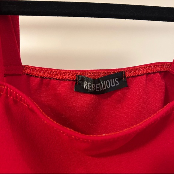 Red co-ord two piece pantsuit set, crop top and flare pants in size small - Picture 4 of 6